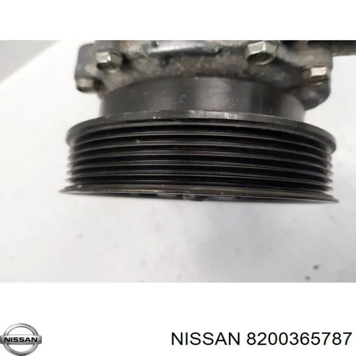 Компресор кондиціонера 8200365787 Nissan/Infiniti