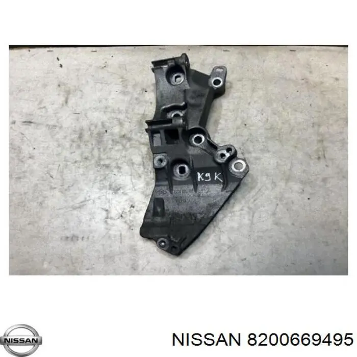 Кронштейн генератора 8200669495 Nissan/Infiniti