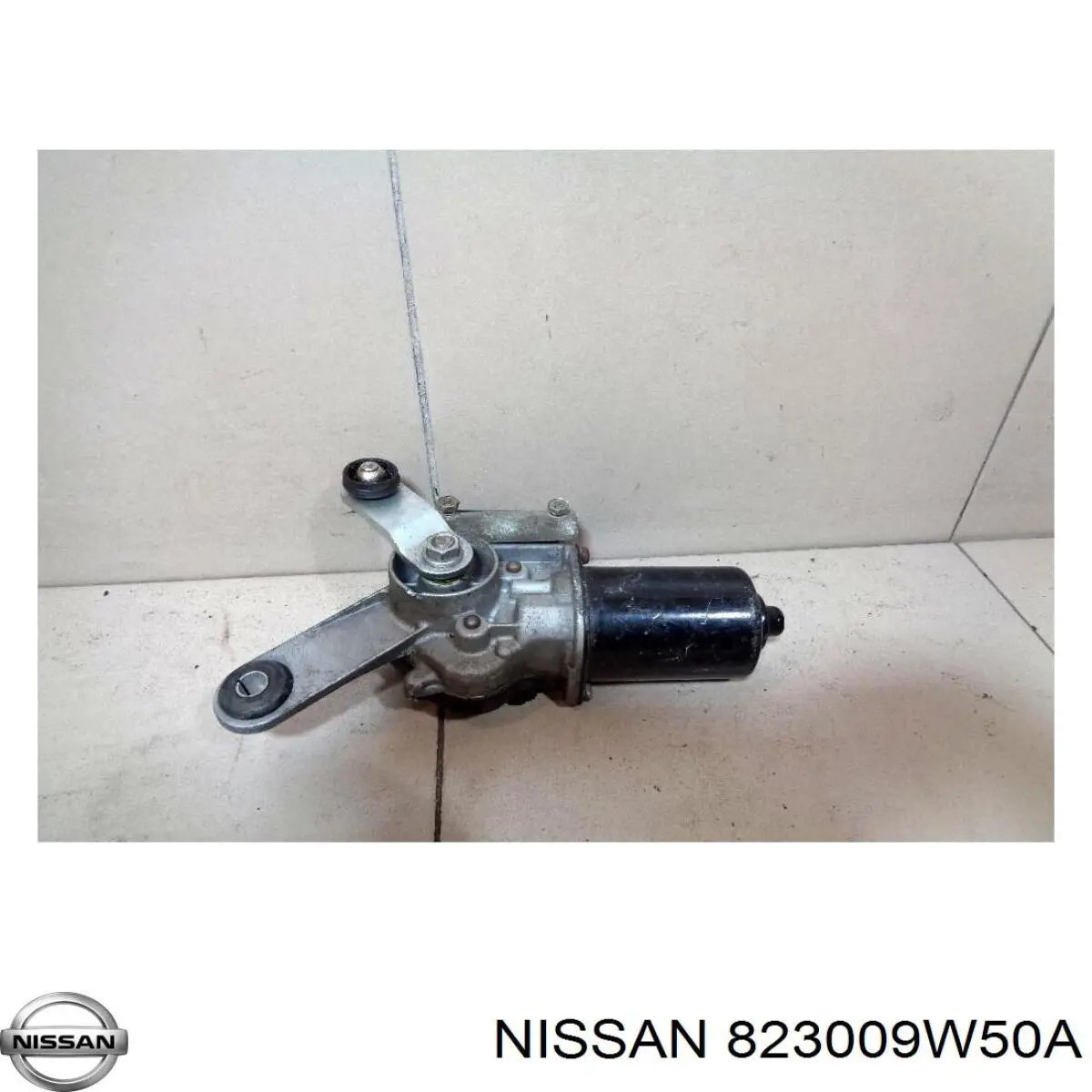 Купити 823009W50A Nissan/Infiniti Скло задніх дверей, правих