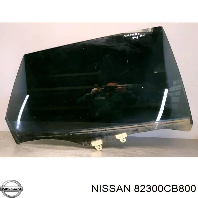 Купити 82300CB800 Nissan/Infiniti Скло задніх дверей, правих