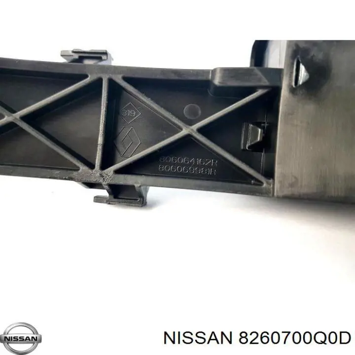 Купити 8260700Q0D Nissan/Infiniti Тримач зовнішньої ручки задньої двостулкової двері, правої