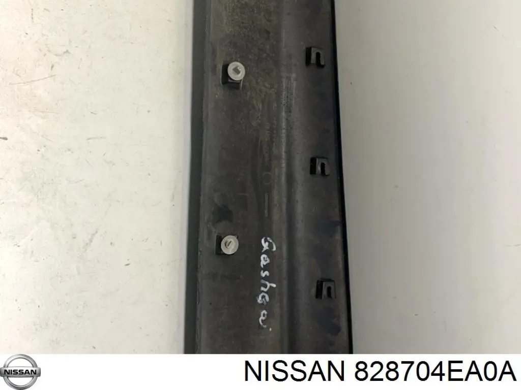 Молдинг задніх правих дверей Nissan Qashqai 2 (J11) (Нісан Кашкай)