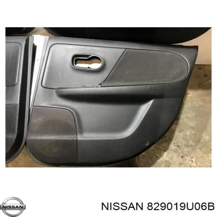 Обшивка-облицювання задніх дверей, лівою, внутрішня Nissan Note (E11) (Нісан Ноут)