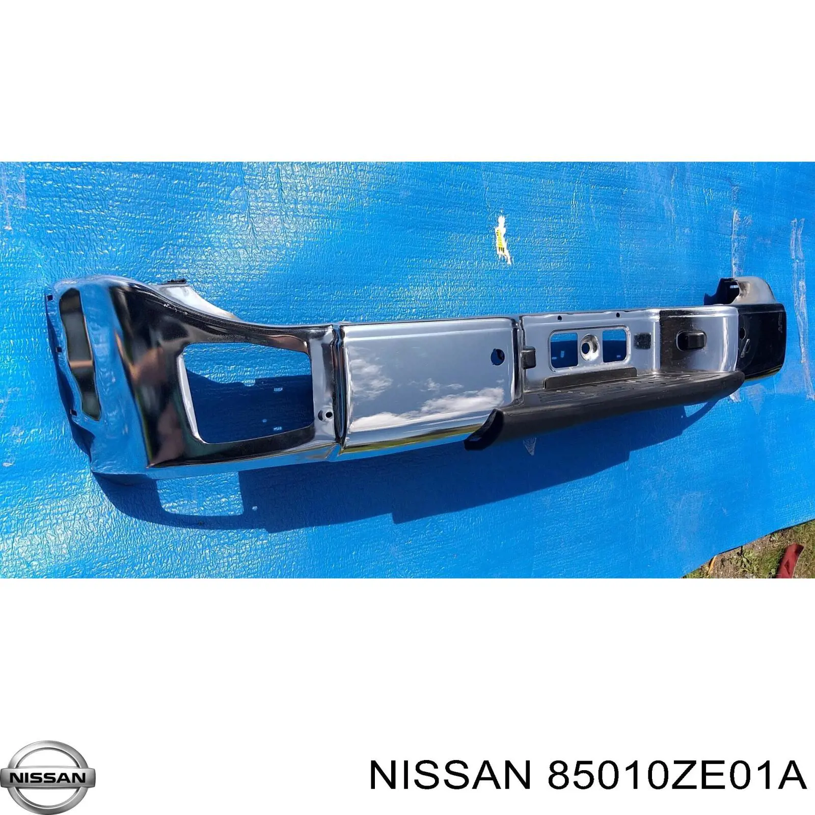  Бампер задній, центральна частина Nissan Armada 