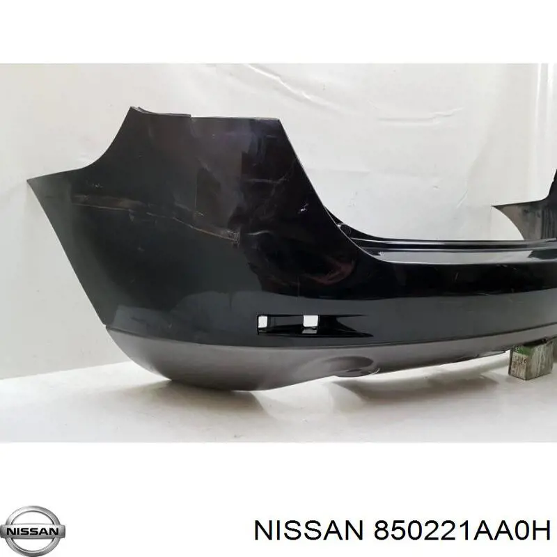Задній бампер 850221AA0H Nissan/Infiniti