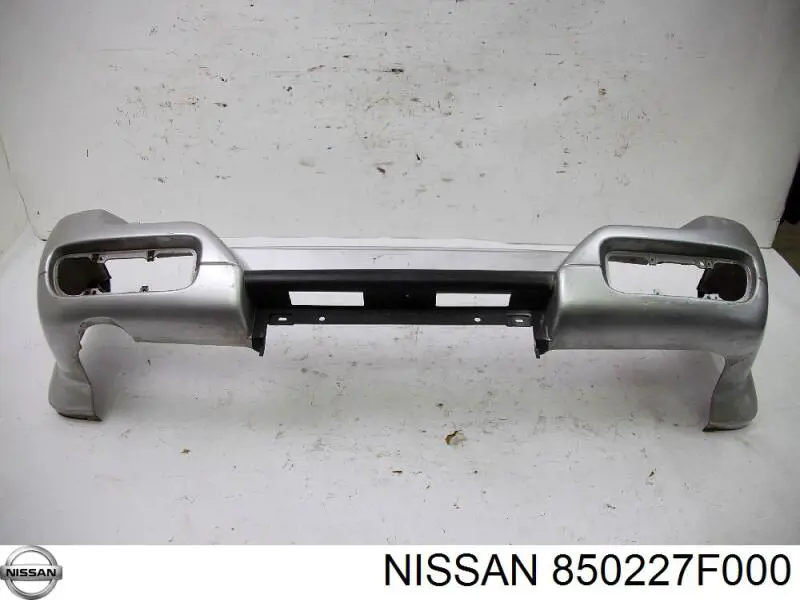 Купити 850227F000 Nissan/Infiniti Задній бампер