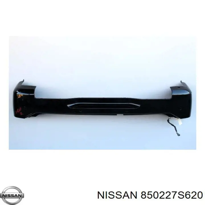 Задній бампер 850227S620 Nissan/Infiniti