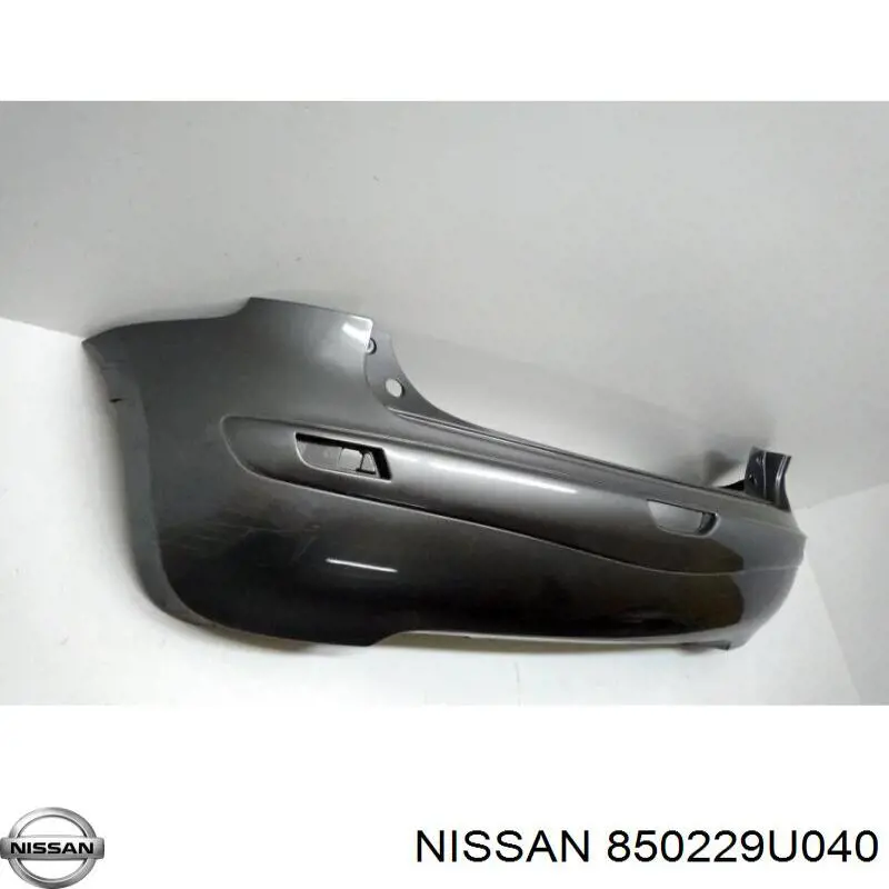 Бампер задний на Nissan Note E11