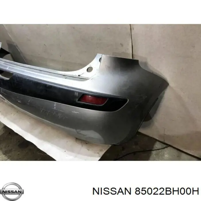 Задній бампер 85022BH00H Nissan/Infiniti