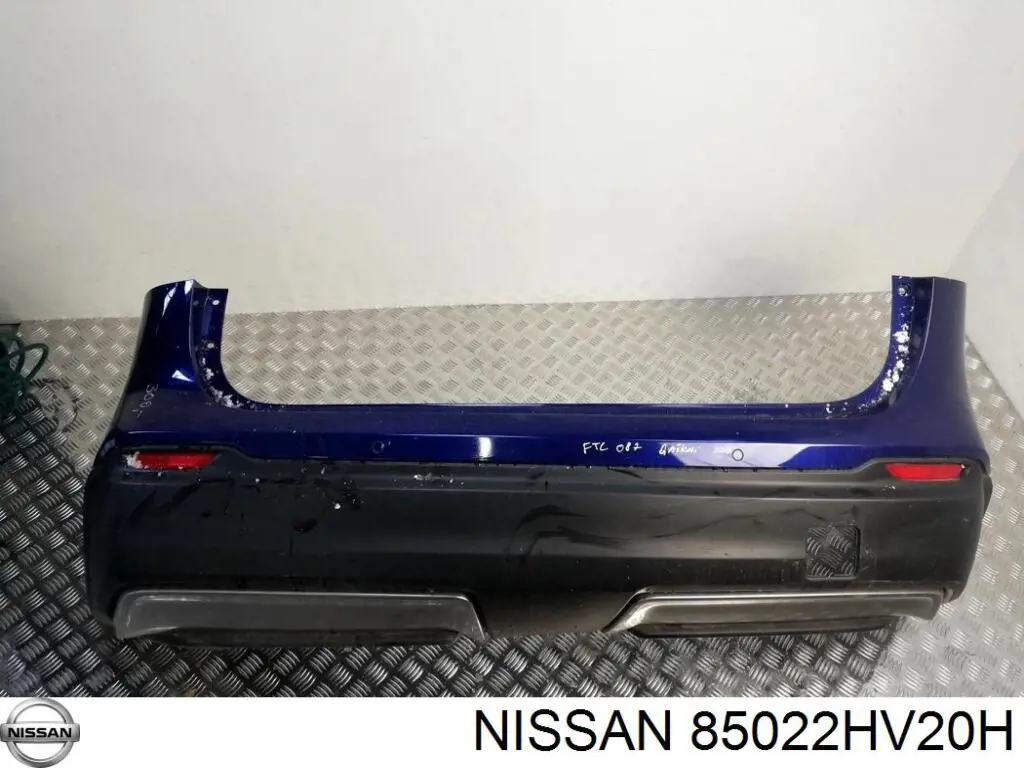Задній бампер 85022HV20H Nissan/Infiniti