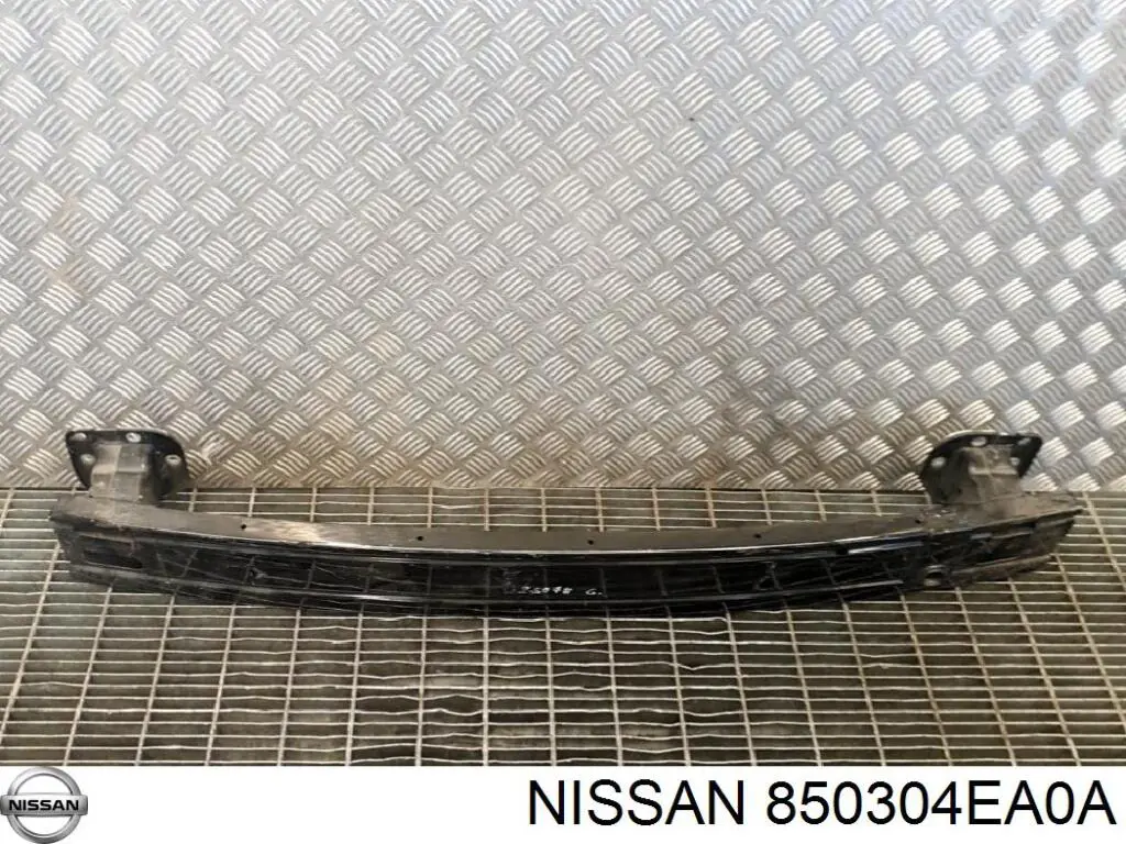 850304EA0A Nissan/Infiniti Шина бампера заднього
