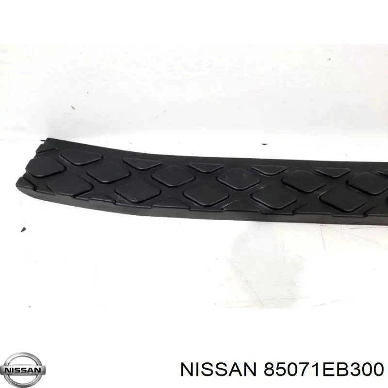 Накладка бампера заднього, верхня захисна Nissan/Infiniti 85071EB300 ціна, від 20.56 USD