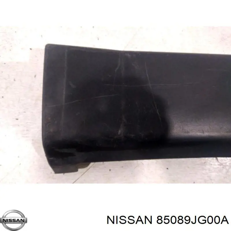 Молдинг заднього бампера, лівий 85089JG00A Nissan/Infiniti