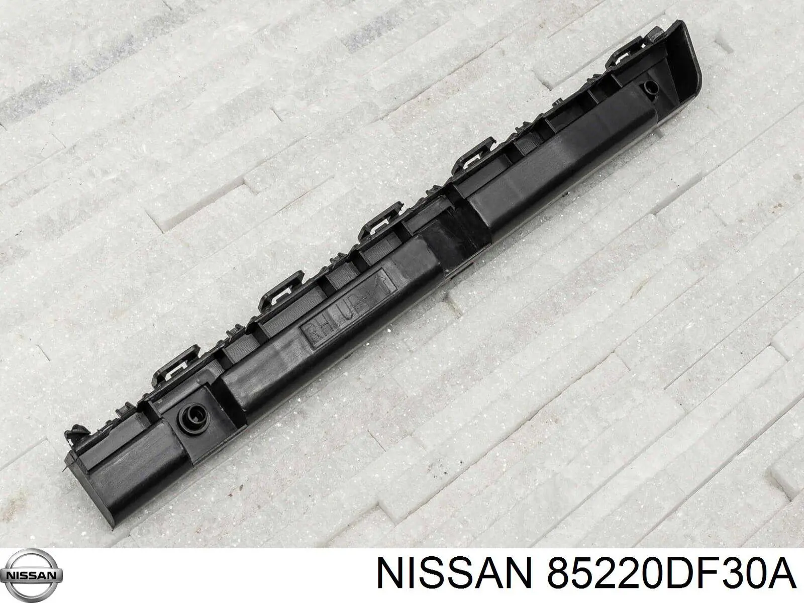  85220DF30A Nissan