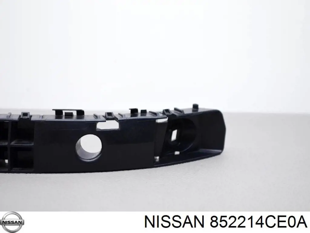 Кронштейн бампера заднього, лівий 852214CE0A Nissan/Infiniti