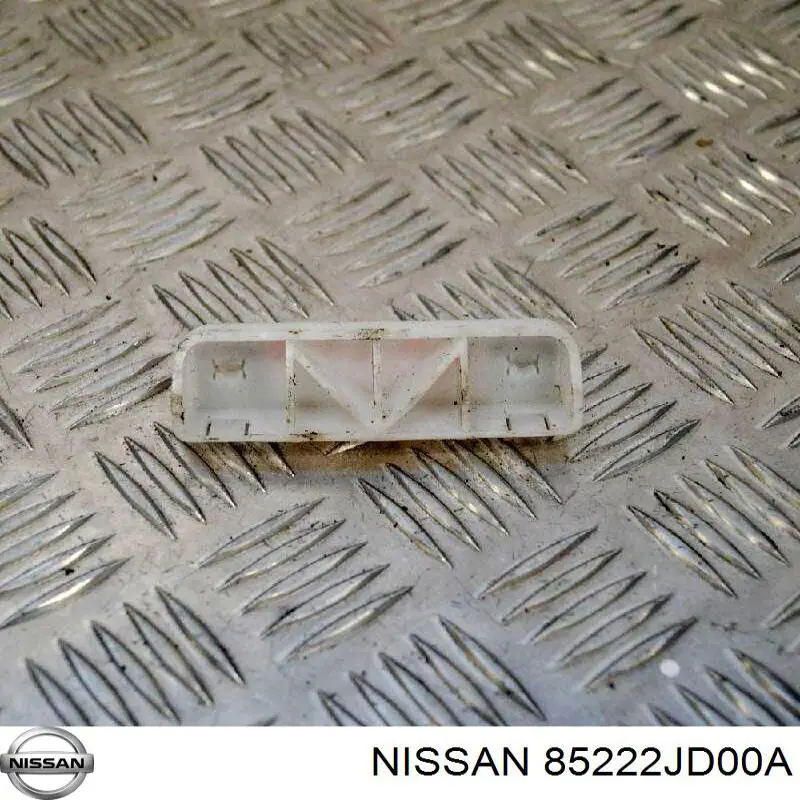 Купити 85222JD00A Nissan/Infiniti Кронштейн бампера заднього