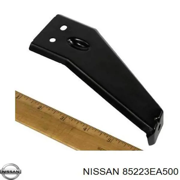 85223EA500 Nissan/Infiniti Кронштейн бампера заднього, лівий