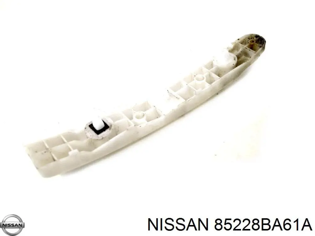 85228BA61A Nissan/Infiniti Напрямна заднього бампера, права