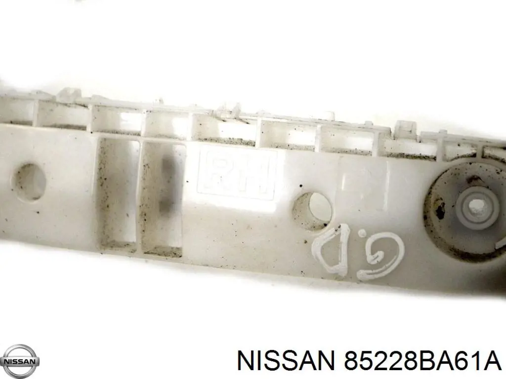 Направляюча заднього бампера, права Nissan/Infiniti 85228BA61A ціна, від 19.44 USD