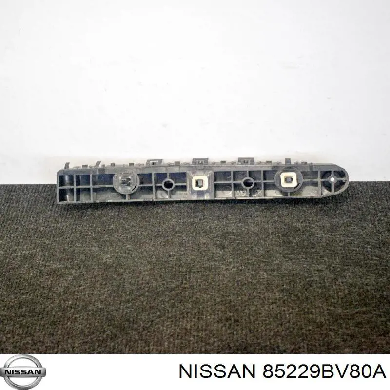 Кронштейн бампера заднього, лівий Nissan JUKE NMUK (F15E) (Нісан Жук)