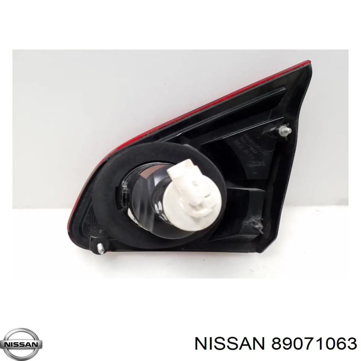 Купити 89071063 Nissan/Infiniti Ліхтар задній лівий, внутрішній