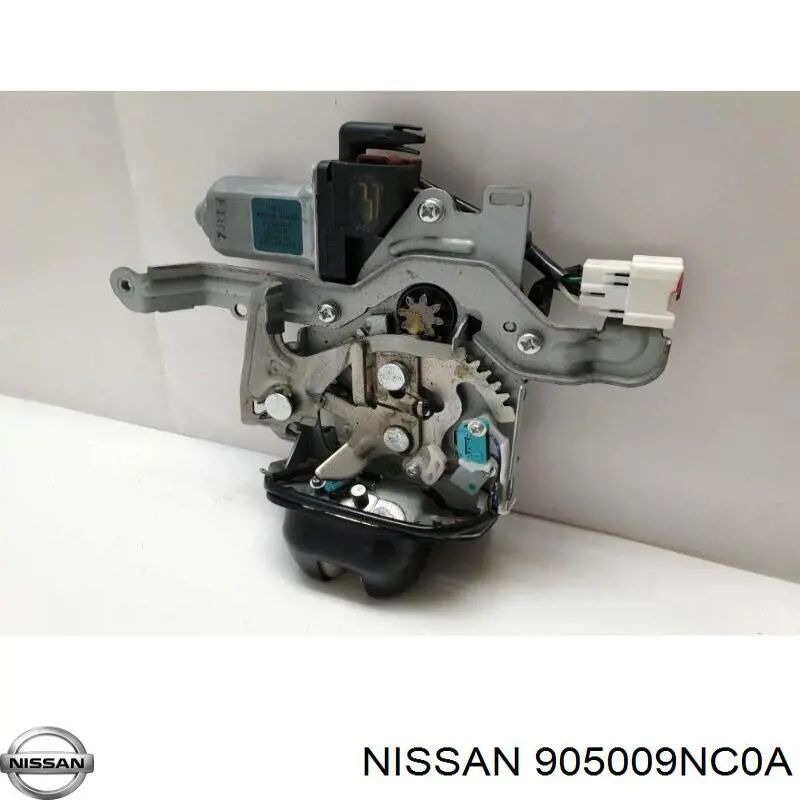 905009NC0B Nissan/Infiniti Замок п'ятих дверей