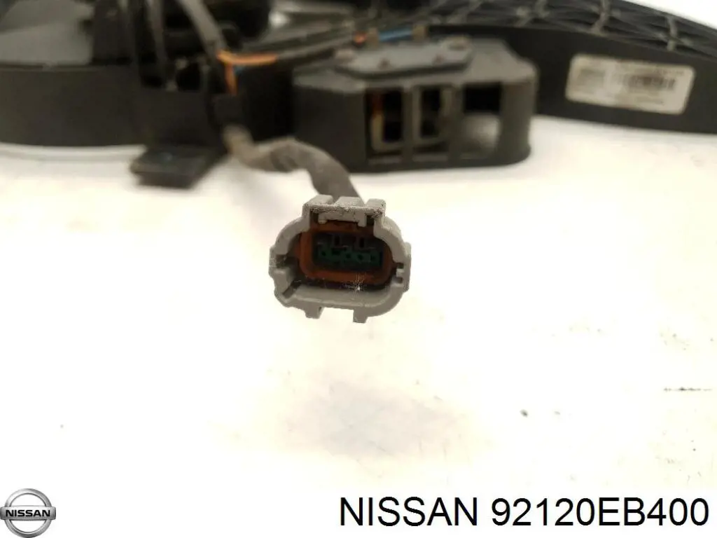 Купити 92120EB400 Nissan/Infiniti Дифузор радіатора кондиціонера, в зборі з крильчаткою і двигуном