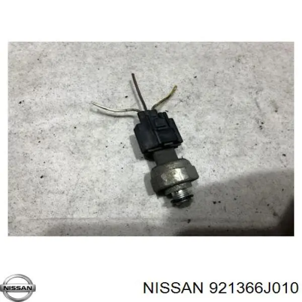 Датчик тиску кондиціонера 921366J010 NISSAN