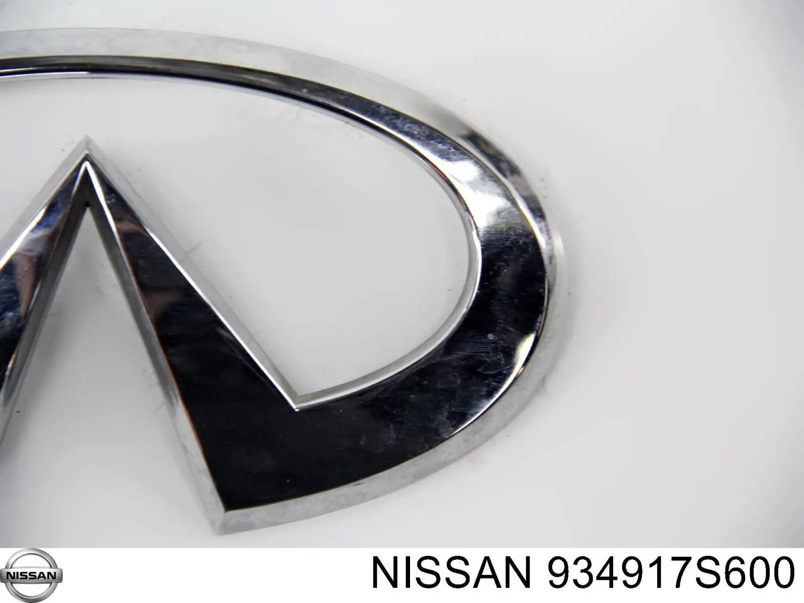 Емблема на кришку багажника, фірм.значок Nissan/Infiniti 934917S600 ціна, від 86.66 USD