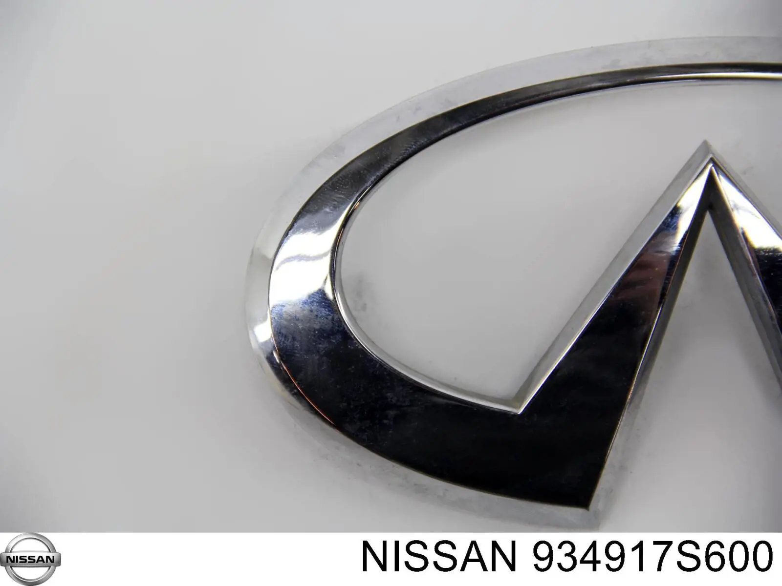 Купити 934917S600 Nissan/Infiniti Емблема кришки багажника, фірменнийзначок