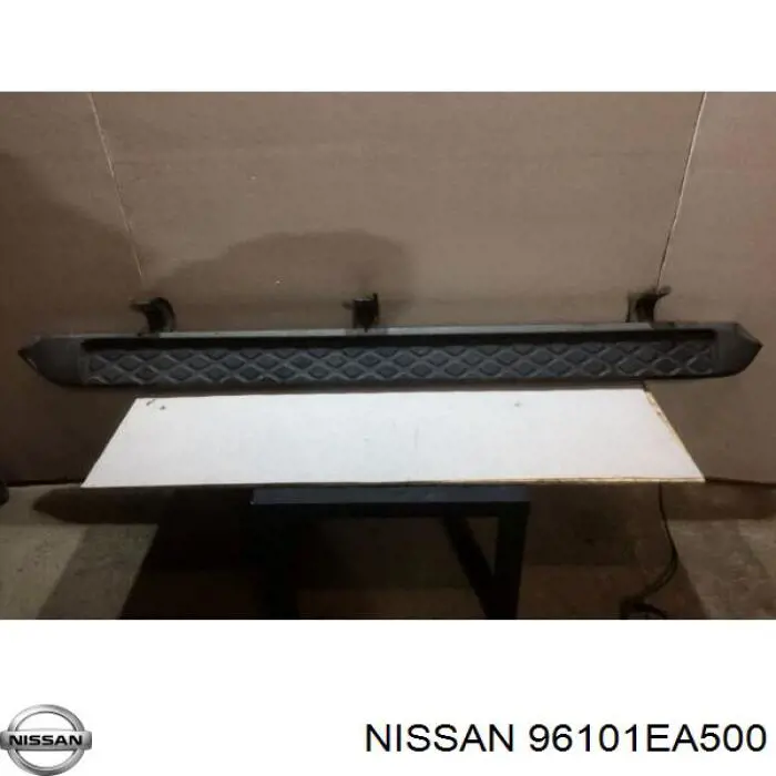 Підніжка ліва Nissan Pathfinder (R51M) (Нісан Патфайндер)