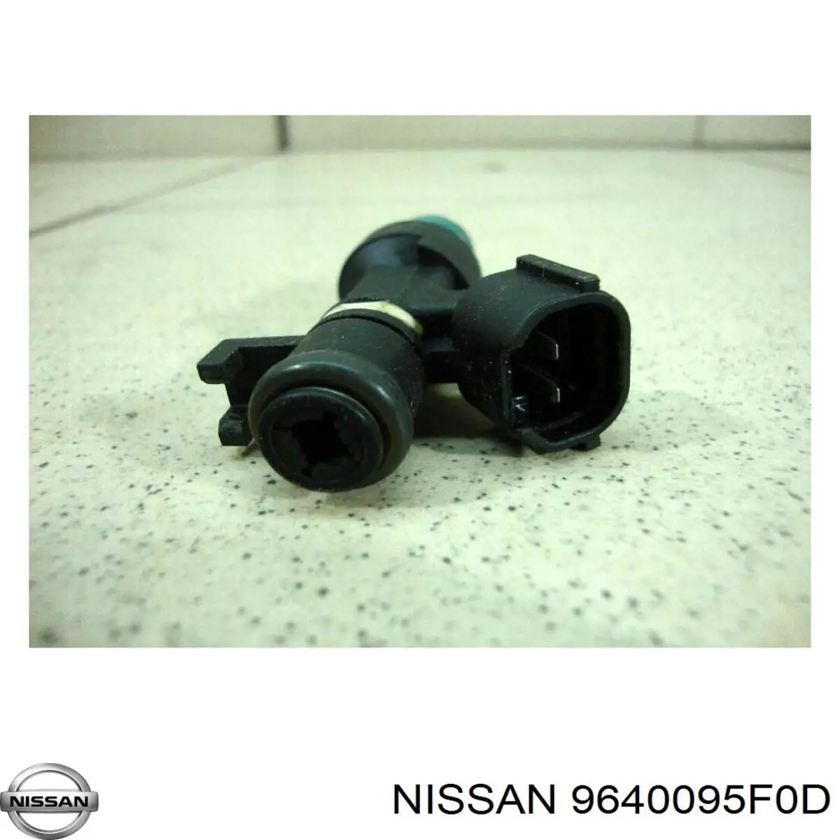 9640095F0D Nissan/Infiniti Козирок протисонячний