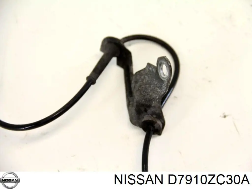 Передній датчик ABS Nissan Armada 