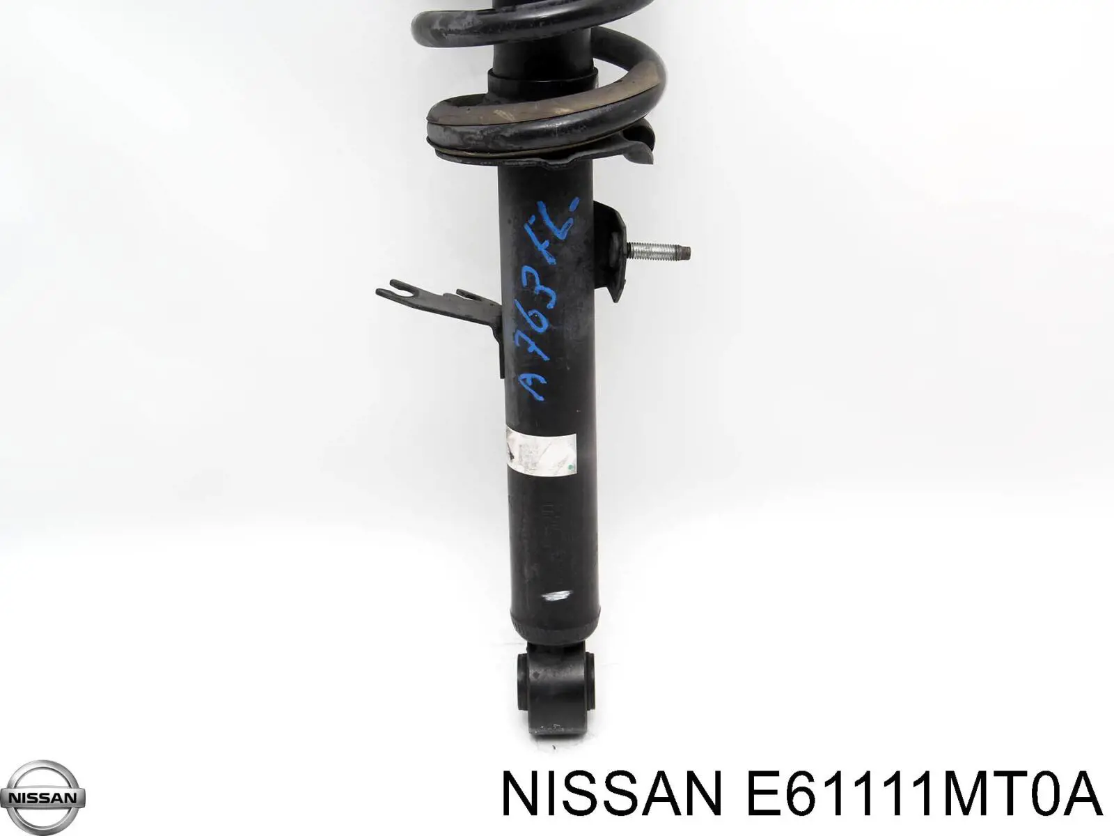 E61111MT0A Nissan/Infiniti Ліва передня стійка