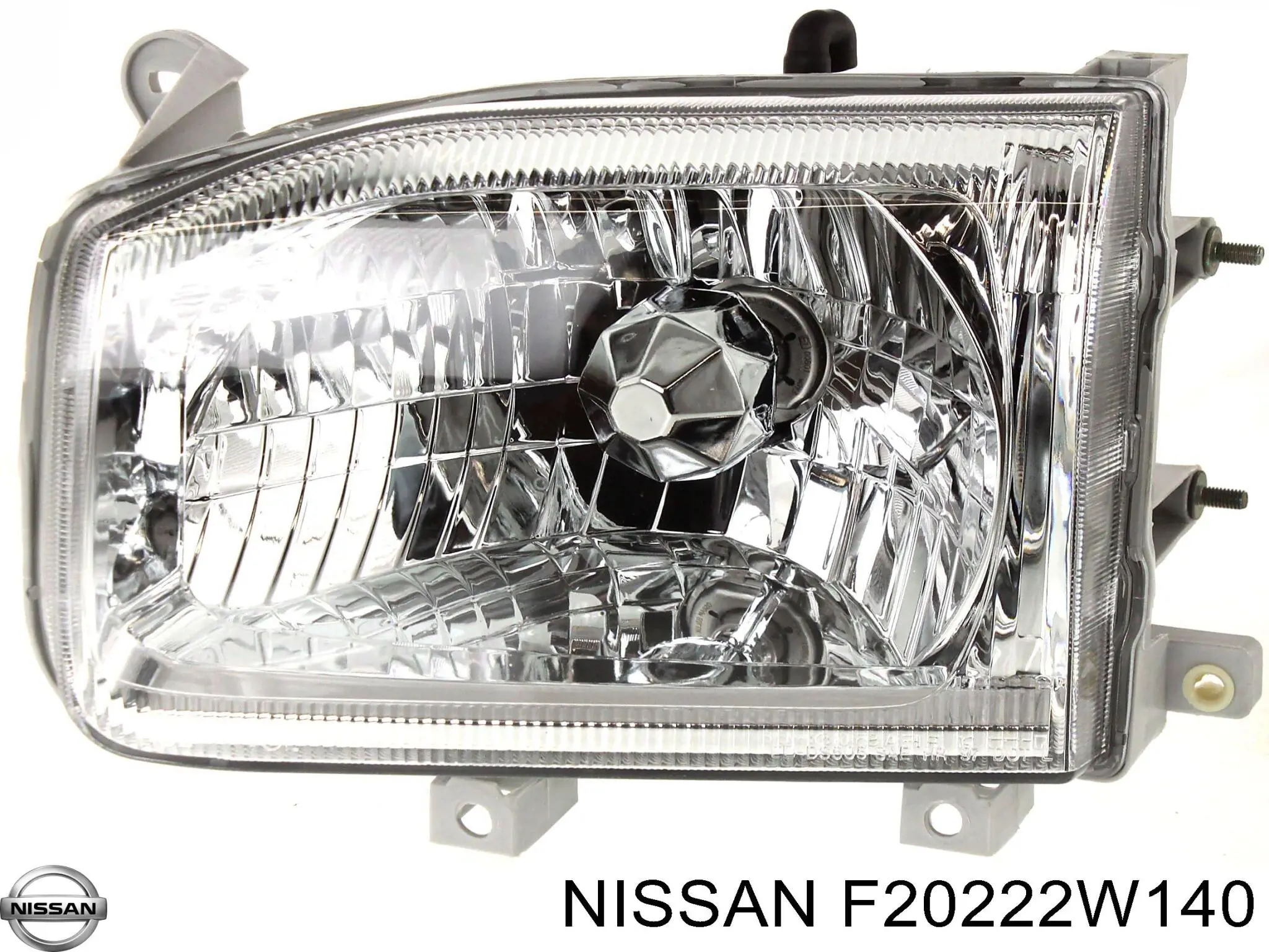 Бампер передній в зборі на Nissan Pathfinder  R50