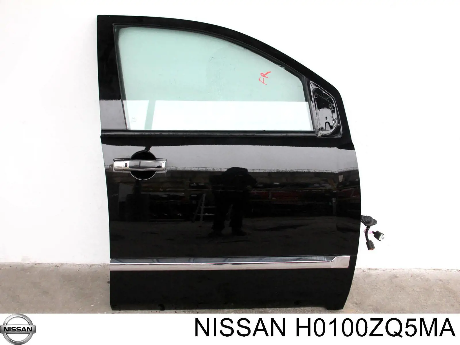 H0100ZQ5MA Nissan/Infiniti Пасажирські передні двері