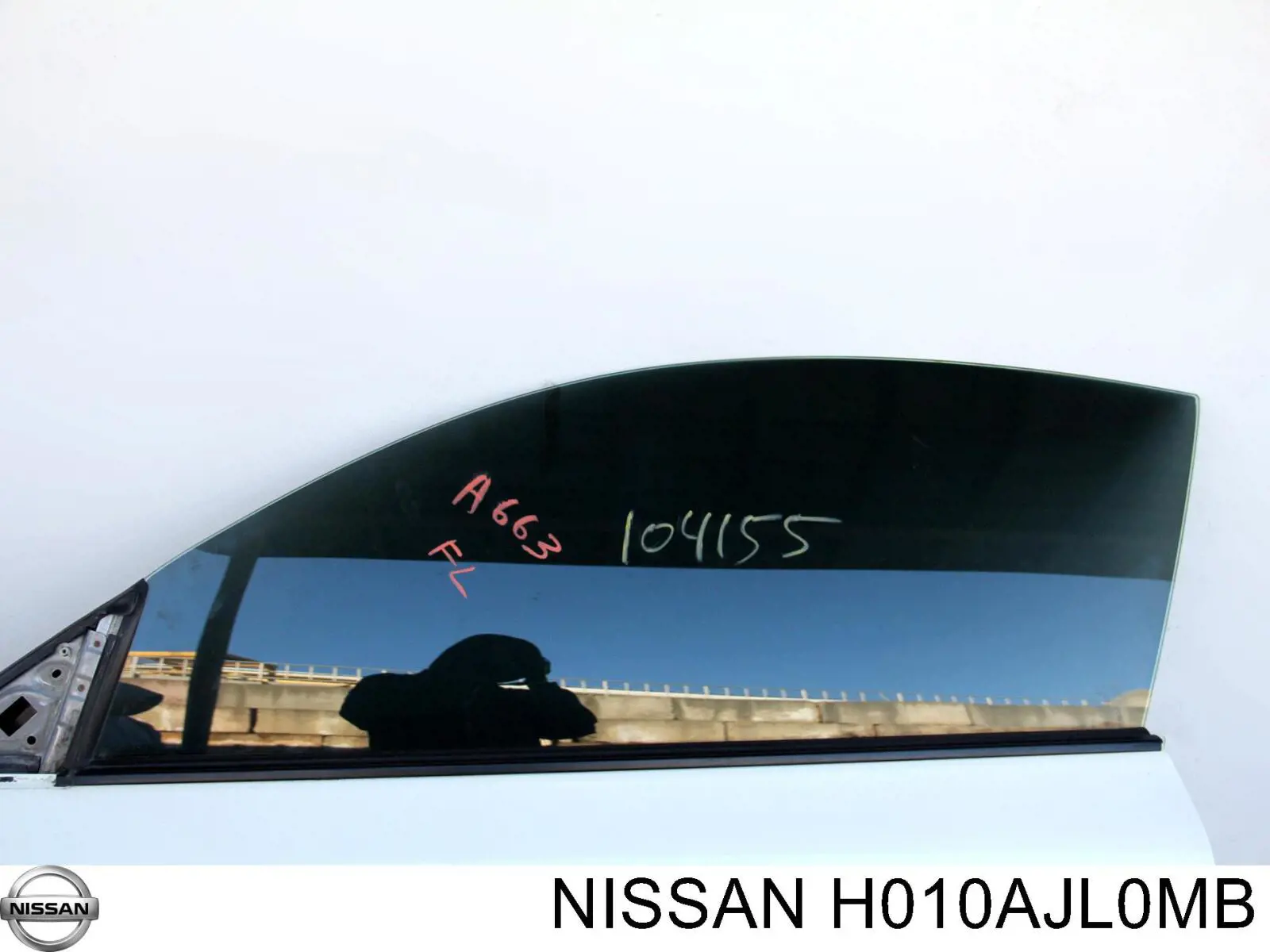 Двері передні ліві H010AJL0MB Nissan/Infiniti