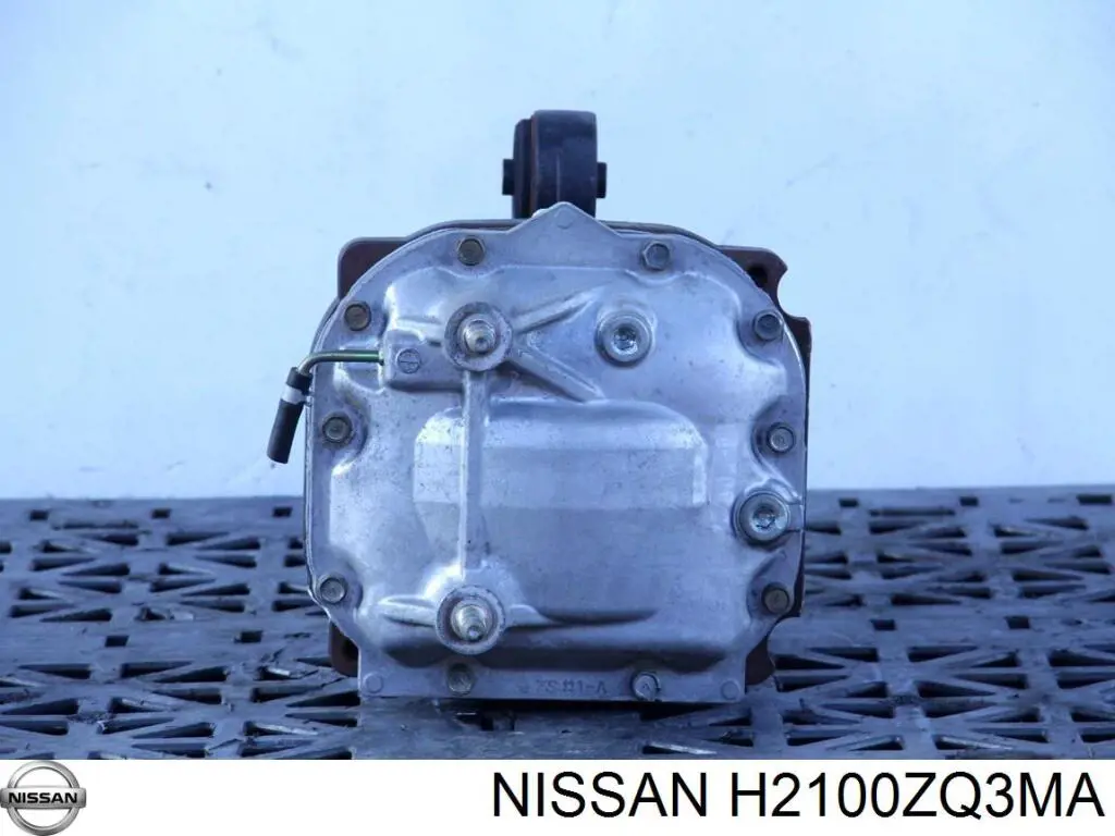 Купити Двері задні, праві Nissan Armada  TA60