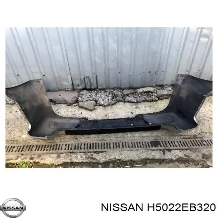 Задній бампер H5022EB320 Nissan/Infiniti