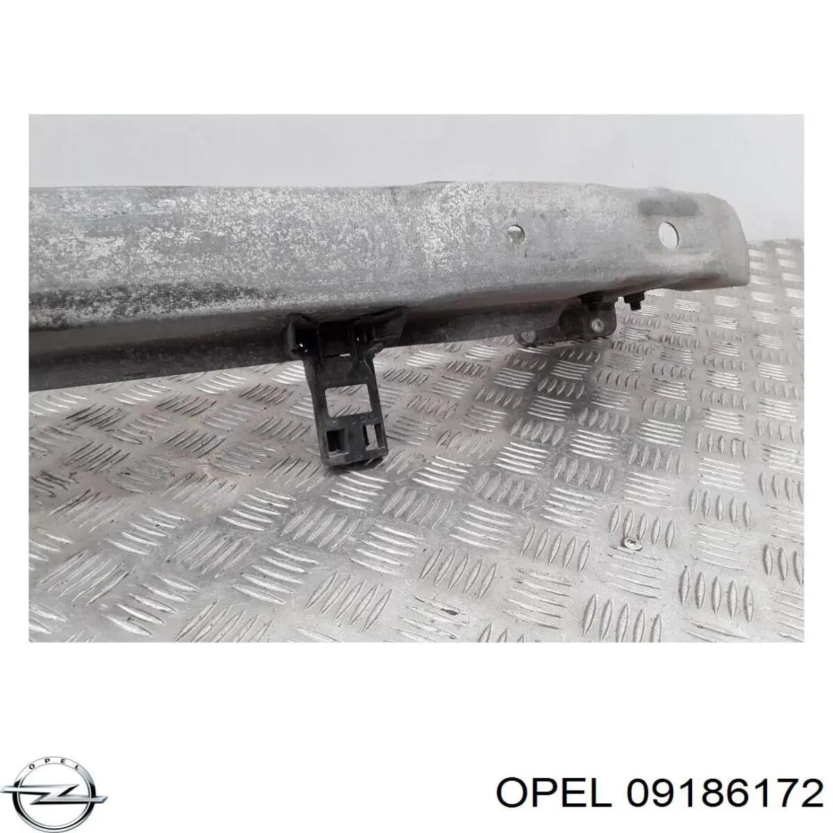 9186172 General Motors Шина бампера заднього