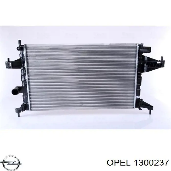 1300237 Opel радіатор охолодження двигуна