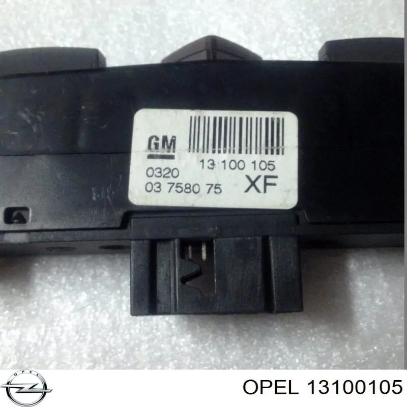  Кнопка аварійки Opel Astra 