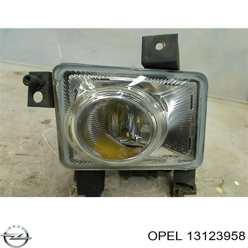 Протитуманка ліва Opel 13123958 ціна, від 28.14 USD