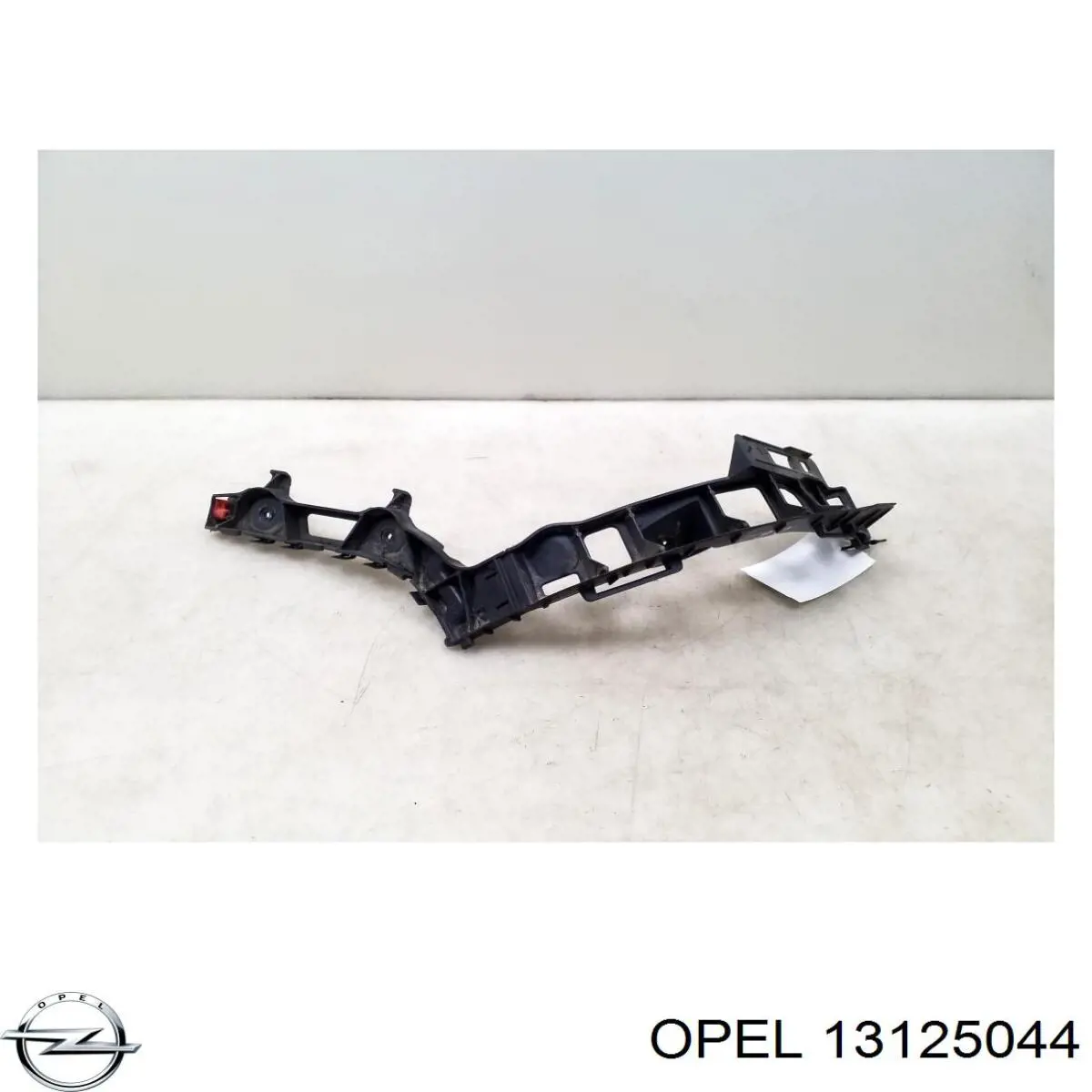 Кронштейн бампера заднього, правий Opel 1406198 ціна, від 18.68 USD