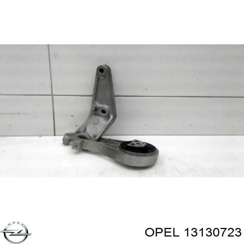 Кронштейн подушки (опори) двигуна, задньої 13130723 Opel