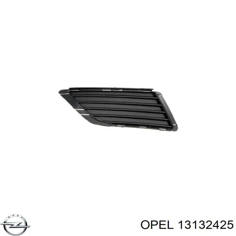 13132425 Opel заглушка/ решітка протитуманних фар бампера переднього, права