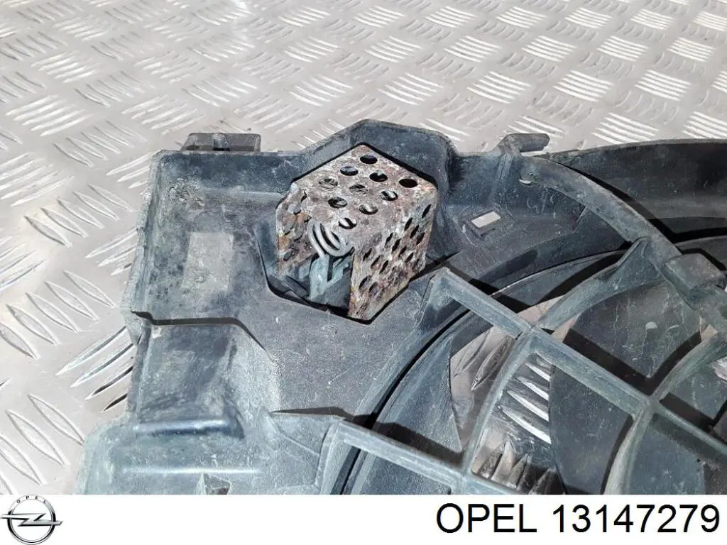Вентилятор радіатора Opel 13147279 ціна, від 72.95 USD