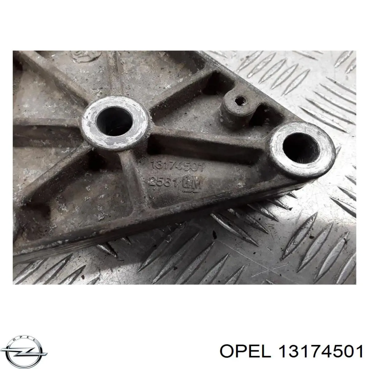 Купити 13174501 Opel Подушка двигуна передня