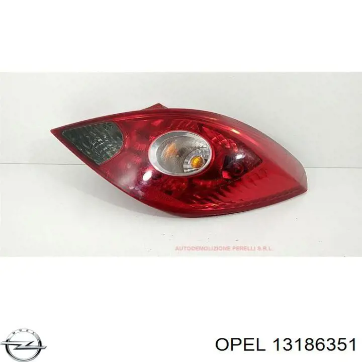 Купити 13186351 Opel Задня права фара
