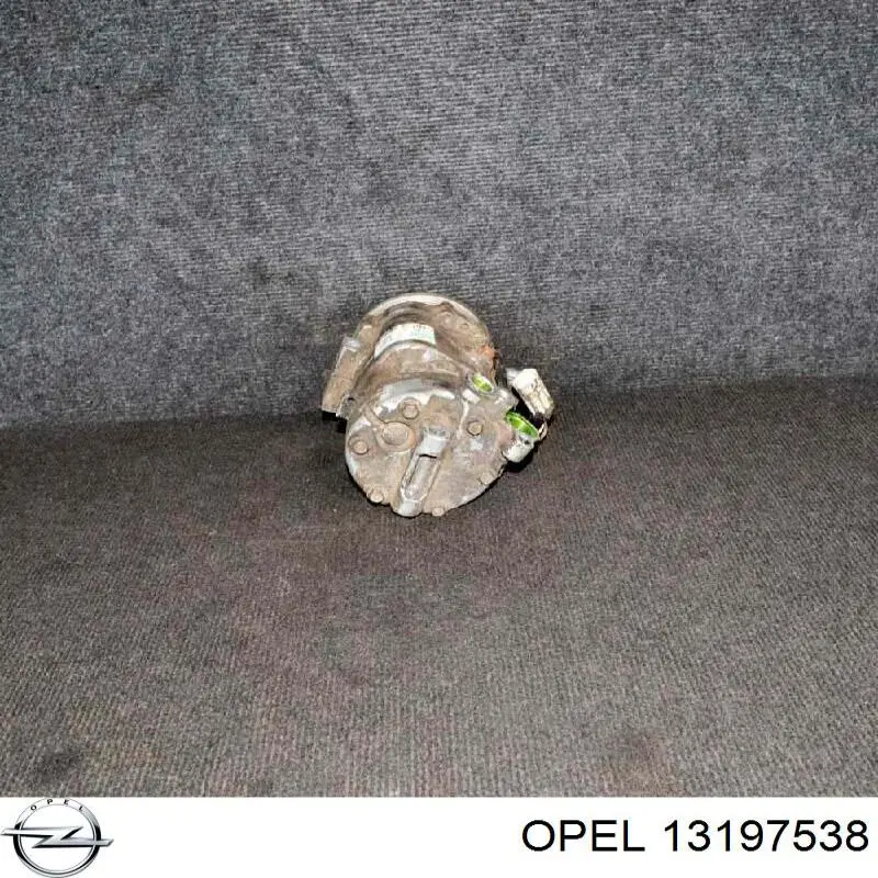 Компресор кондиціонера 13197538 Opel